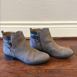 Women's Gray Ankle Boots